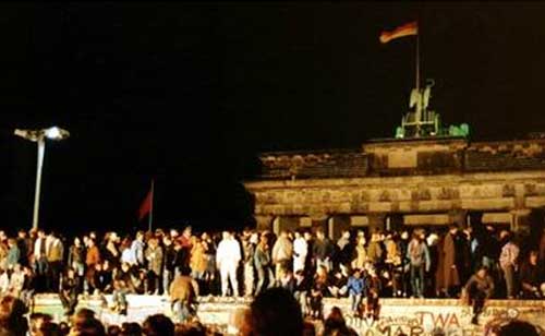 Berlin, 25 Years Ago: “Turn on the TV, Any Channel!”